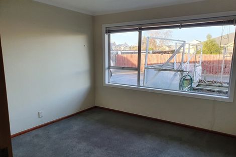 Photo of property in 77 Memorial Avenue, Ilam, Christchurch, 8053