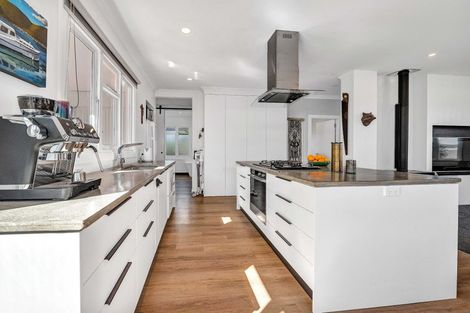 Photo of property in 113 Govett Avenue, Frankleigh Park, New Plymouth, 4310