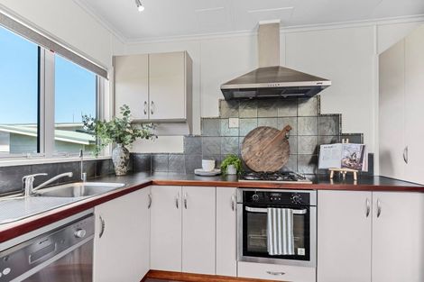 Photo of property in 43a Wallace Place, Westown, New Plymouth, 4310