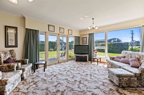 Photo of property in 198 Tasman Street, Opunake, 4616