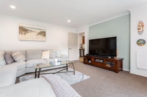 Photo of property in 32 Kate Sheppard Avenue, Torbay, Auckland, 0630