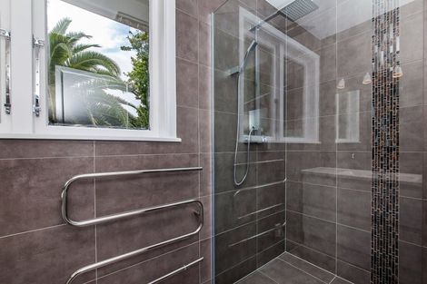 Photo of property in 26 Trojan Crescent, New Lynn, Auckland, 0600