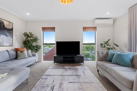Photo of property in 1/10 Harley Road, Hauraki, Auckland, 0622