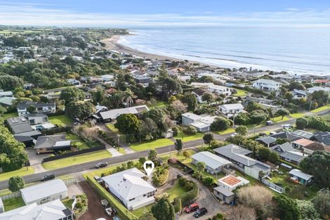 Photo of property in 37 Mcfarlane Street, Oakura, 4314