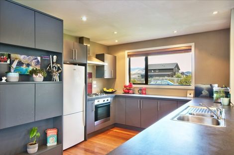 Photo of property in 7 Haddow's Place, Lake Hayes, Queenstown, 9304