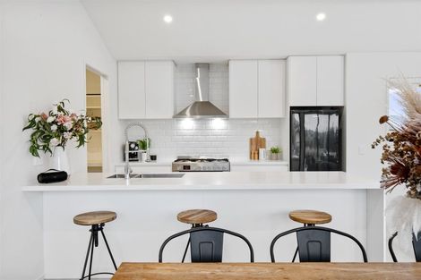 Photo of property in 7 Kinross Lane, Jacks Point, Queenstown, 9371