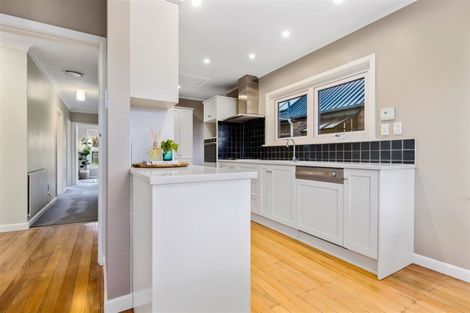 Photo of property in 115 Saint Martins Road, Saint Martins, Christchurch, 8022