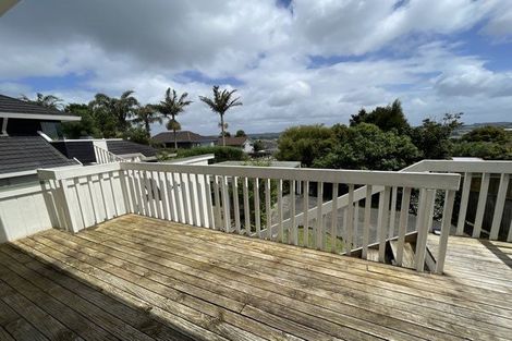 Photo of property in 1/144 Sunset Road, Unsworth Heights, Auckland, 0632