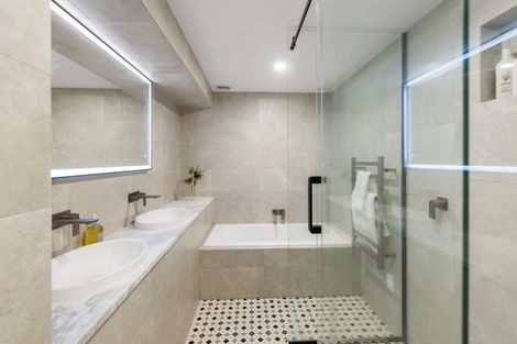 Photo of property in 97 Scenic Drive, Titirangi, Auckland, 0604