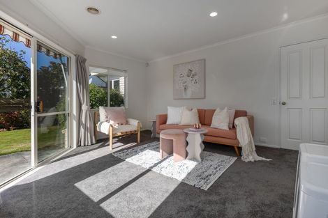 Photo of property in 15a Runanga Grove, Waikanae, 5036