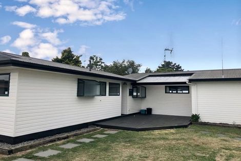 Photo of property in 12 Sacha Place, Glenview, Hamilton, 3206