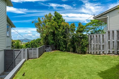 Photo of property in 25 Parr Terrace, Castor Bay, Auckland, 0620