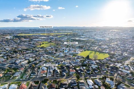 Photo of property in 19 Portal Crescent, Beerescourt, Hamilton, 3200