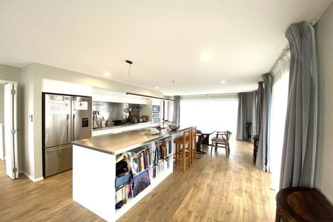 Photo of property in 8 Waitai Lane, Newlands, Wellington, 6037