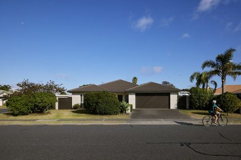 Photo of property in 22 Lotus Avenue, Mount Maunganui, 3116