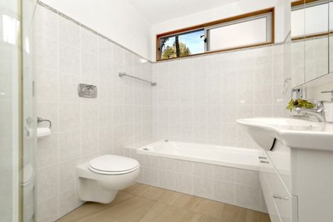 Photo of property in 33 Sylvan Way, Silverstream, Upper Hutt, 5019