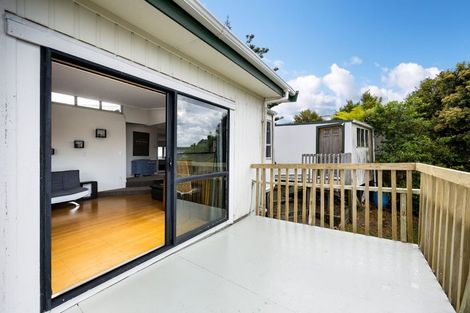 Photo of property in 92 Knights Road, Rothesay Bay, Auckland, 0630