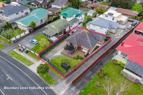 Photo of property in 20 Bradbury Road, Botany Downs, Auckland, 2010