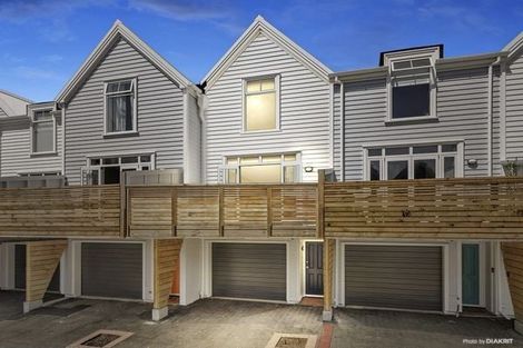 Photo of property in Pirie Street Townhouses, 31/35 Pirie Street, Mount Victoria, Wellington, 6011