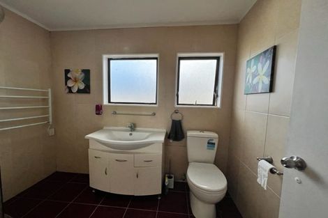 Photo of property in 1/42 Gatman Street, Birkdale, Auckland, 0626