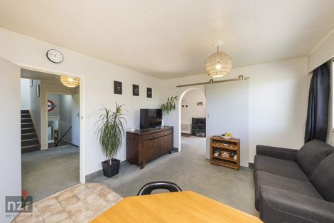 Photo of property in 32 Shelton Place, Feilding, 4702