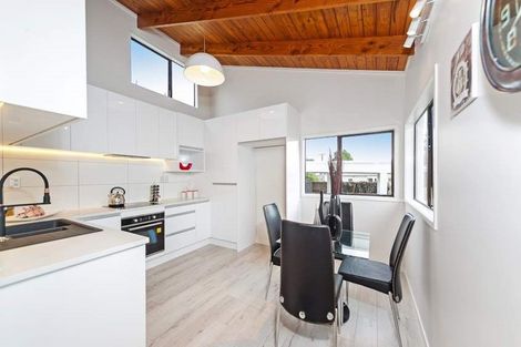 Photo of property in 1/3 Copley Street, New Lynn, Auckland, 0600