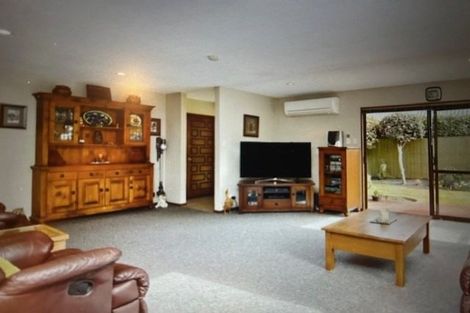 Photo of property in 72 Sarabande Avenue, Redwood, Christchurch, 8051