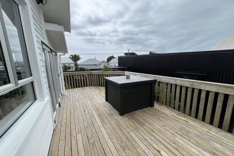 Photo of property in 21 Belt Road, Moturoa, New Plymouth, 4310