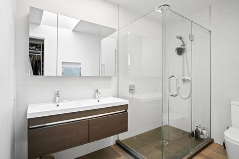 Photo of property in 4 Mcdonald Street, Wanaka, 9305