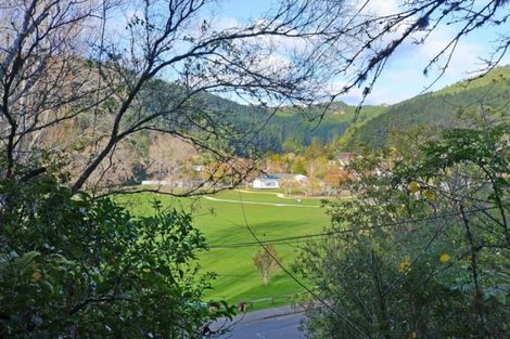 Photo of property in 44 Pinehaven Road, Pinehaven, Upper Hutt, 5019