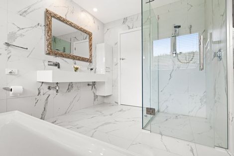 Photo of property in 17 Brookvale Road, Havelock North, 4130