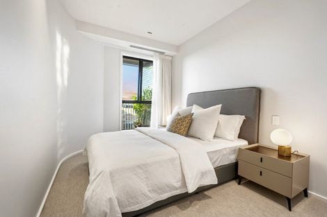 Photo of property in 61 Mcindoe Road, Kumeu, 0810
