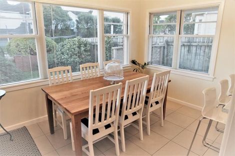 Photo of property in 9 Nicholson Road, Khandallah, Wellington, 6035
