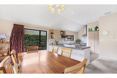 Photo of property in 35 Glenburn Place, Avonhead, Christchurch, 8042