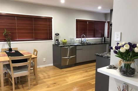 Photo of property in 2/2 Lynngate Place, Hillcrest, Auckland, 0627