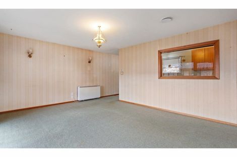 Photo of property in 43 Prestons Road, Redwood, Christchurch, 8051