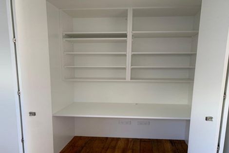 Photo of property in 15a Kellsmere Crescent, Island Bay, Wellington, 6023