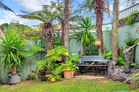 Photo of property in 44a Riserra Drive, Ranui, Auckland, 0612