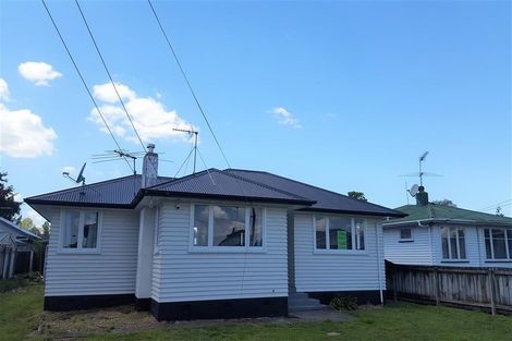 Photo of property in 27 Hill Crescent, Papakura, 2110