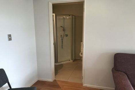 Photo of property in 38 Highland Avenue, Titirangi, Auckland, 0604