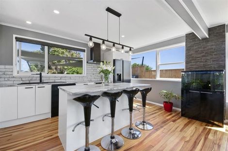 Photo of property in 2 Ward Place, Rangiora, 7400