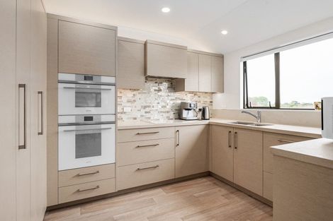 Photo of property in 62 Grosvenor Gardens, Flagstaff, Hamilton, 3210