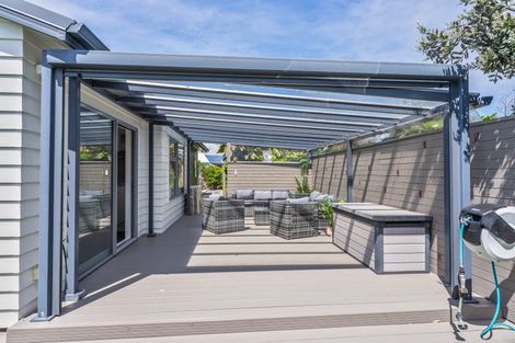 Photo of property in 45 Seagrass Place, Otaki Beach, Otaki, 5512