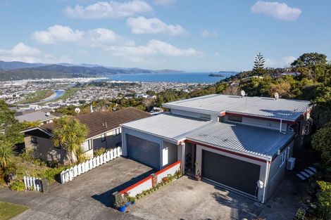 Photo of property in 23b Eastview Grove, Normandale, Lower Hutt, 5010