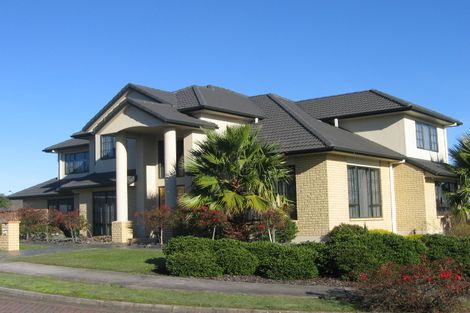 Photo of property in 14 Newbliss Crescent, East Tamaki Heights, Auckland, 2016