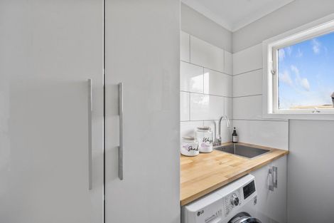 Photo of property in 112 Clarence Cox Crescent, Pirimai, Napier, 4112