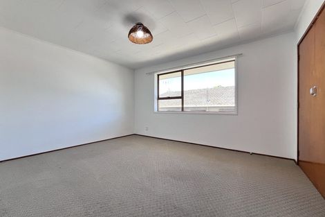 Photo of property in 28 Butterworth Drive, Glendene, Auckland, 0602