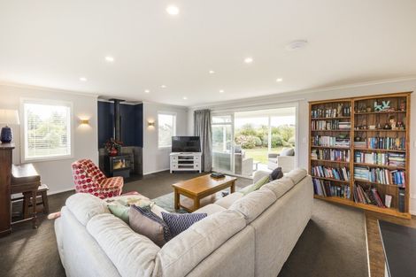 Photo of property in 25 Hartwell Drive, Kelvin Grove, Palmerston North, 4470