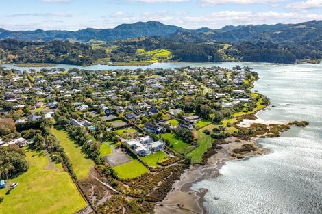 Photo of property in 46 Waimanu Place, Point Wells, 0986