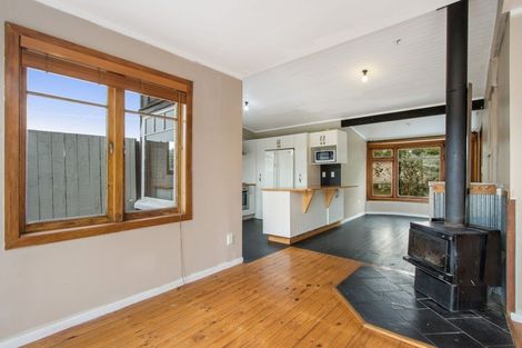 Photo of property in 18 Omokoroa Road, Omokoroa, 3114